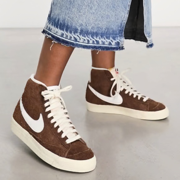 Nike Blazer Mid '77 Sneakers Suede Vintage Cacao Wow/Coconut Milk/Black - Picture 1 of 13
